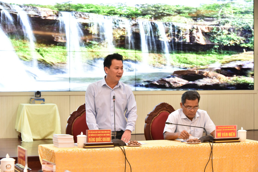 Ủy viên Ban Chấp hành Trung ương Đảng, Bộ trưởng Bộ Tài nguyên và Môi trường Đặng Quốc Khánh phát biểu tại buổi làm việc. Ảnh: Đức Thụy Ủy viên Ban Chấp hành Trung ương Đảng, Bộ trưởng Bộ Tài nguyên và Môi trường Đặng Quốc Khánh phát biểu tại buổi làm việc. Ảnh: Đức Thụy