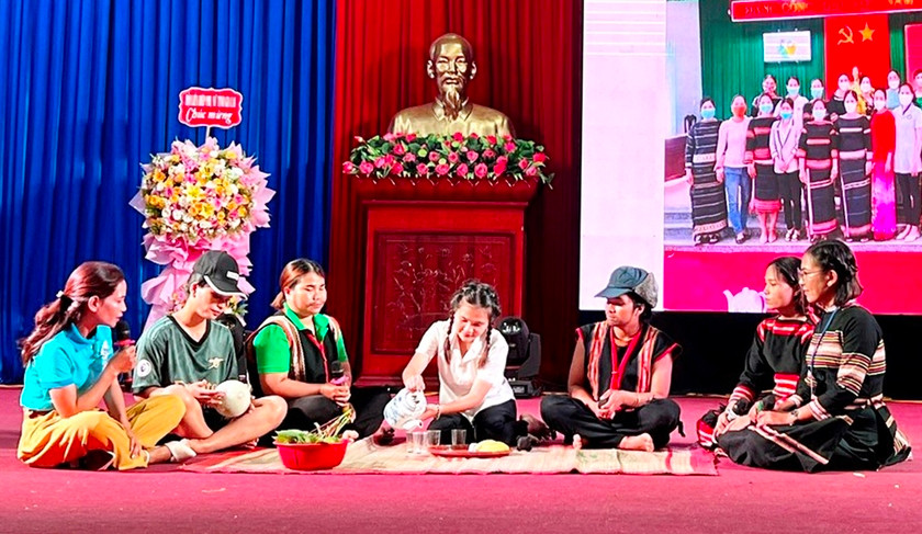 Hội Liên hiệp phụ nữ xã Chư Á (TP. Pleiku) tích cực tuyên truyền phòng-chống bạo lực gia đình qua các hội thi. Ảnh minh họa: H.T Hội Liên hiệp phụ nữ xã Chư Á (TP. Pleiku) tích cực tuyên truyền phòng-chống bạo lực gia đình qua các hội thi. Ảnh minh họa: H.T