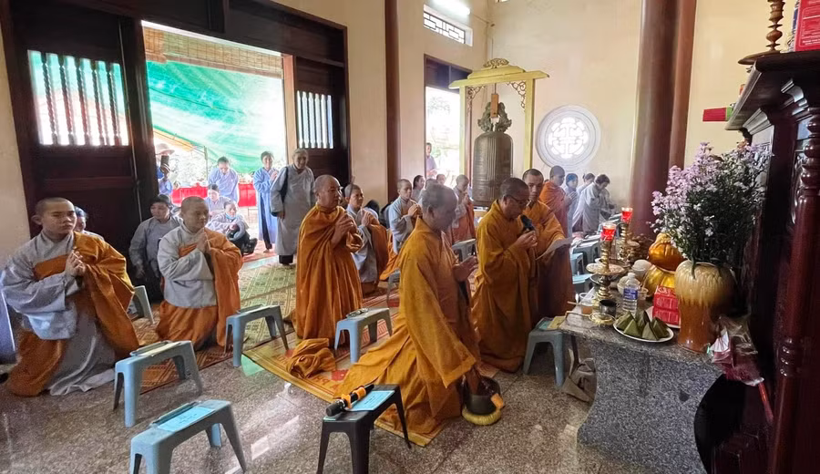 Quang cảnh lễ cầu siêu anh linh các Anh hùng liệt sĩ. Ảnh: K.P