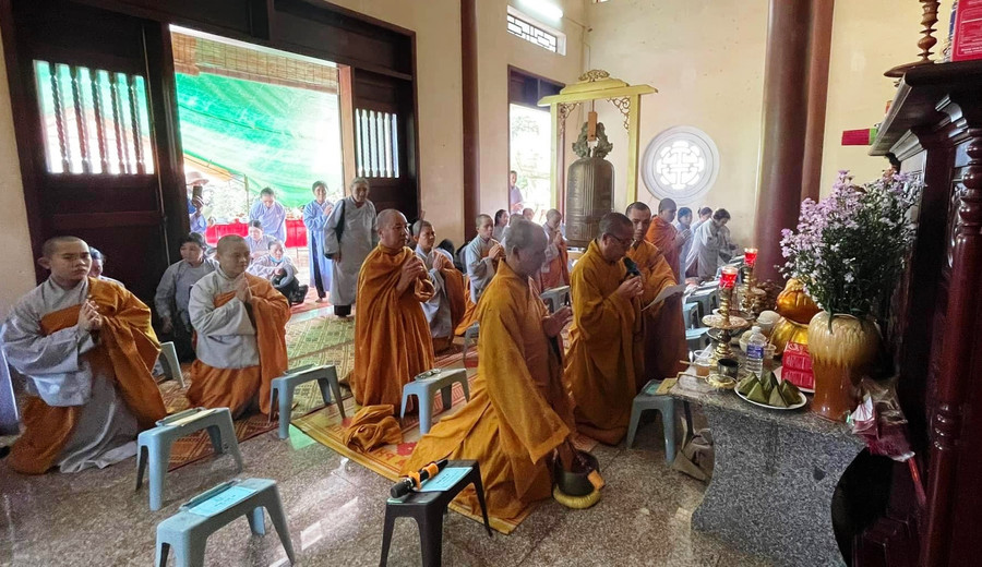 Quang cảnh lễ cầu siêu anh linh các Anh hùng liệt sĩ. Ảnh: K.P