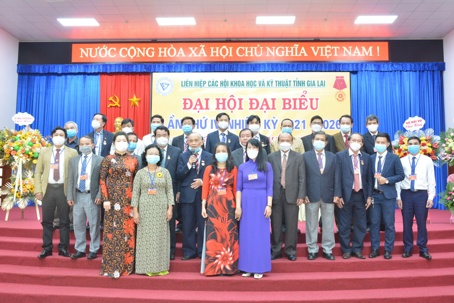 Ra mắt Ban Chấp hành Liên hiệp các Hội Khoa học và Kỹ thuật tỉnh khóa IV, nhiệm kỳ 2021-2026. Ảnh: L.T