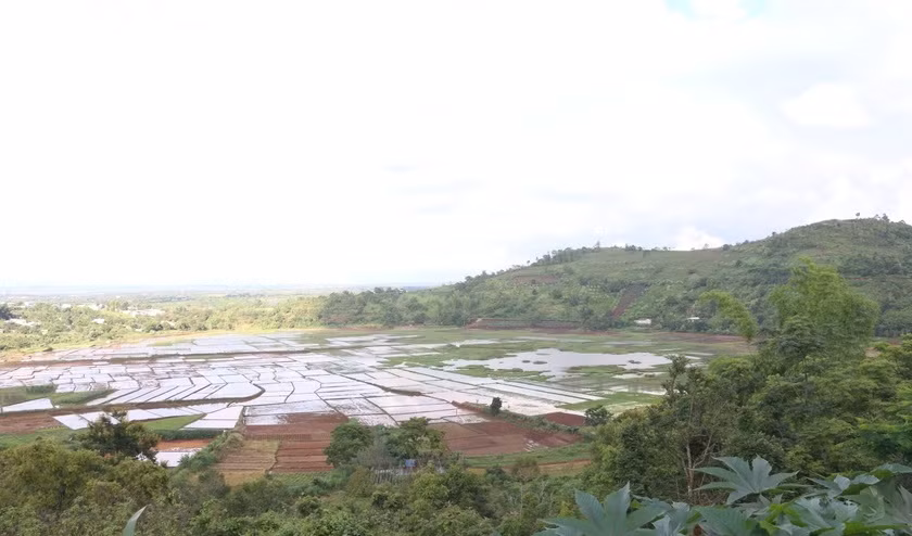 Các thung lũng đất nông nghiệp vùng ven đang được nhiều người quan tâm nhờ giá cả phải chăng. Ảnh: Quang Tấn