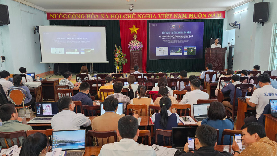 Quang cảnh lớp tập huấn. Ảnh: Bá Bính