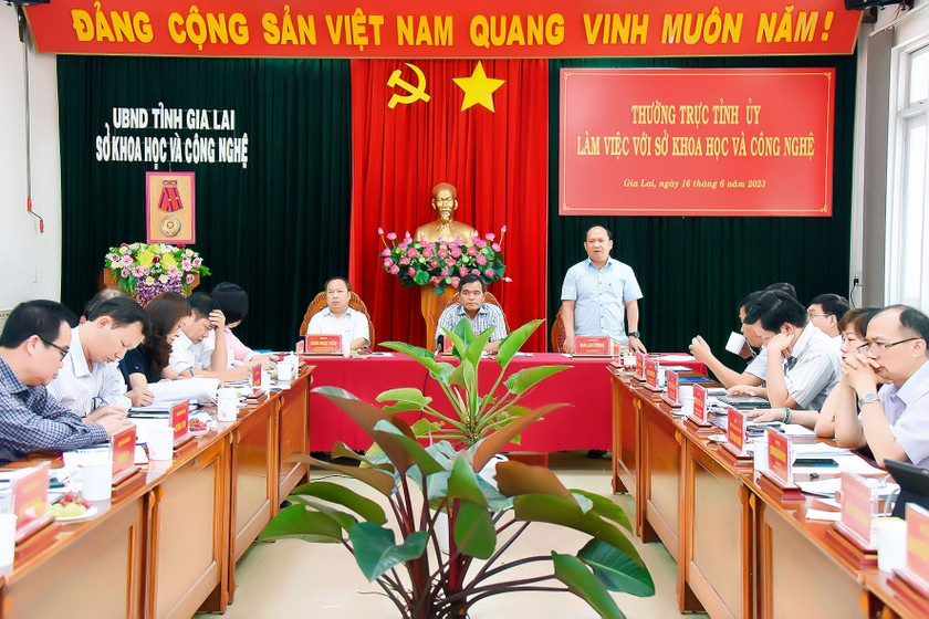 Quang cảnh buổi làm việc. Ảnh: Đức Thụy Quang cảnh buổi làm việc. Ảnh: Đức Thụy