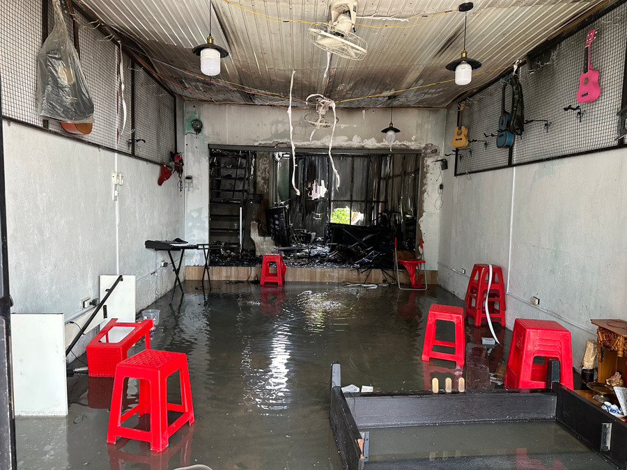 Bên trong căn nhà bị cháy