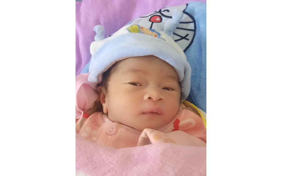 Trẻ sơ sinh bị bỏ rơi đang tạm được nuôi dưỡng tại Trung tâm Bảo trợ tổng hợp tỉnh Gia Lai. Ảnh do đơn vị cung cấp Trẻ sơ sinh bị bỏ rơi đang tạm được nuôi dưỡng tại Trung tâm Bảo trợ tổng hợp tỉnh Gia Lai. Ảnh do đơn vị cung cấp
