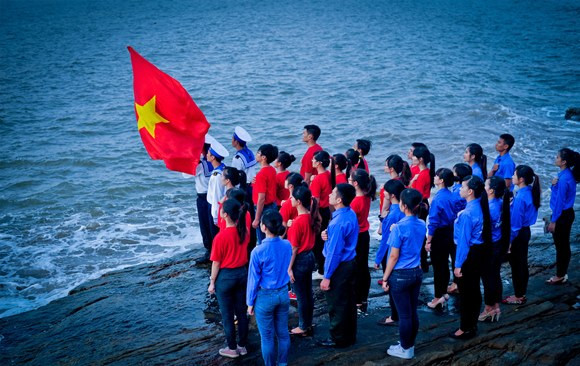Tuổi trẻ chung tay bảo vệ chủ quyền biển và hải đảo Việt Nam. Ảnh: T.L Tuổi trẻ chung tay bảo vệ chủ quyền biển và hải đảo Việt Nam. Ảnh: T.L