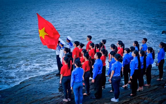 Tuổi trẻ chung tay bảo vệ chủ quyền biển và hải đảo Việt Nam. Ảnh: T.L