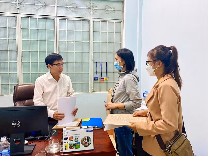 Các nhân nộp Phiếu Đăng ký dự tuyển giáo viên tại Phòng Giáo dục và Đào tạo TP. Pleiku (số 76 Tăng Bạt Hổ, TP. Pleiku) từ 7 giờ ngày 29-1 đến hết 17 giờ ngày 5-3-2024. Ảnh: Mộc Trà