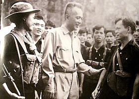 Luật sư Nguyễn Hữu Thọ tại Tổng hành dinh kháng chiến miền Nam. Ảnh T.L Luật sư Nguyễn Hữu Thọ tại Tổng hành dinh kháng chiến miền Nam. Ảnh T.L