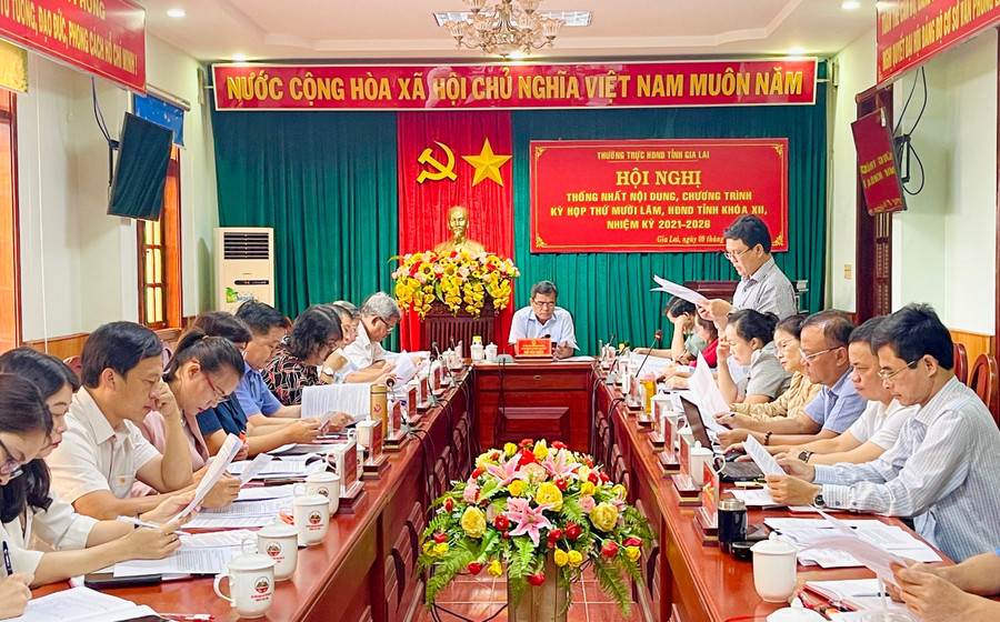 Thường trực HĐND tỉnh Gia Lai thống nhất nội dung, chương trình và công tác chuẩn bị cho kỳ họp thứ 15 HĐND tỉnh khóa XII. Ảnh: Trần Dung