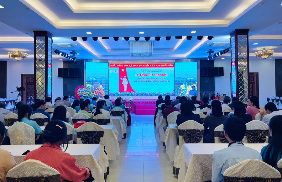 Quang cảnh buổi lễ tổng kết và trao giải. Ảnh: Trần Dung Quang cảnh buổi lễ tổng kết và trao giải. Ảnh: Trần Dung