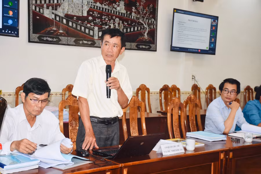 Đại diện Công ty Cổ phần Việt Nga báo cáo quá trình thực hiện dự án. Ảnh: Trần Dung