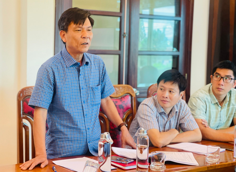 Đại diện Công ty TNHH một thành viên Cao su Chư Sê báo cáo tình hình hoạt động của Công ty. Ảnh: Mai Ka Đại diện Công ty TNHH một thành viên Cao su Chư Sê báo cáo tình hình hoạt động của Công ty. Ảnh: Mai Ka