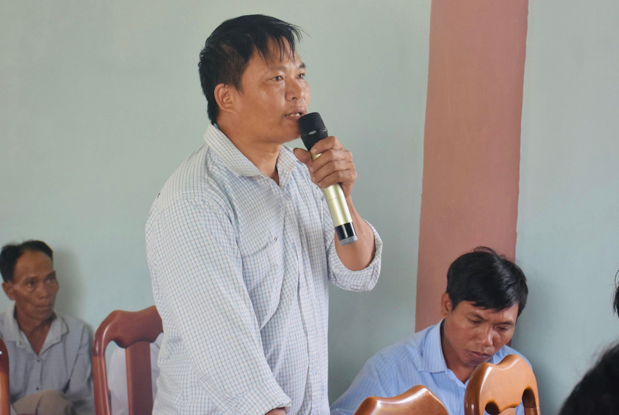 Cử tri xã Sró, huyện Kông Chro kiến nghị nhiều vấn đề về sản xuất và đời sống. Ảnh: Trần Dung Cử tri xã Sró, huyện Kông Chro kiến nghị nhiều vấn đề về sản xuất và đời sống. Ảnh: Trần Dung
