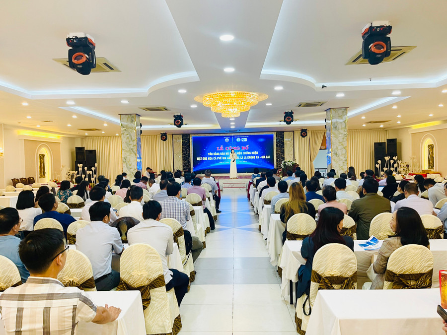 Quang cảnh lễ công bố. Ảnh: Trần Dung