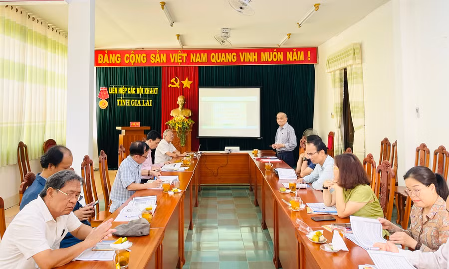 Quang cảnh buổi sinh hoạt chuyên đề Câu lạc bộ Trí thức Khoa học Công nghệ. Ảnh: Trần Dung