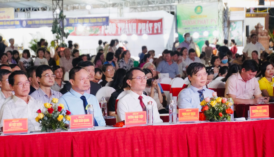 Các đại biểu tham dự Lễ khai mạc Ngày hội quảng bá, kết nối du lịch các thành phố Tây Nguyên với thành phố Tuy Hòa năm 2023. Ảnh: Đức Thụy Các đại biểu tham dự Lễ khai mạc Ngày hội quảng bá, kết nối du lịch các thành phố Tây Nguyên với thành phố Tuy Hòa năm 2023. Ảnh: Đức Thụy