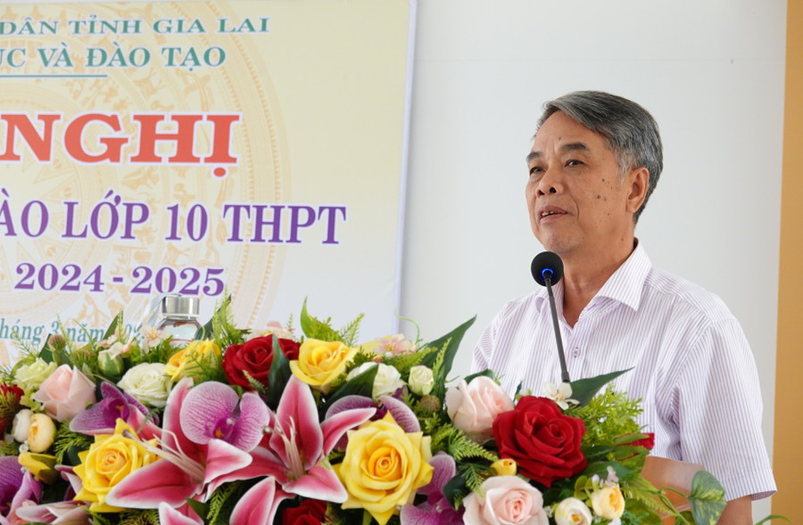 Thầy Nguyễn Đình Trung-Hiệu trưởng Trường THPT Pleiku cho rằng, việc thi tuyển vào lớp 10 sẽ đảm bảo tính đồng đều trong đánh giá năng lực học tập của học sinh ở các trường THCS. Ảnh: Mộc Trà