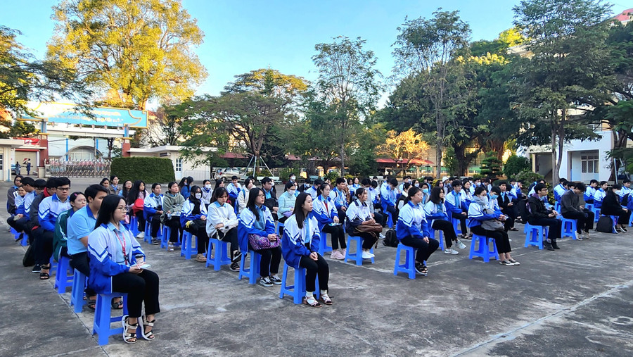 Các thí sinh tỉnh Gia Lai tham gia Kỳ thi chọn học sinh giỏi quốc gia THPT năm học 2023-2024. Ảnh: Mộc Trà