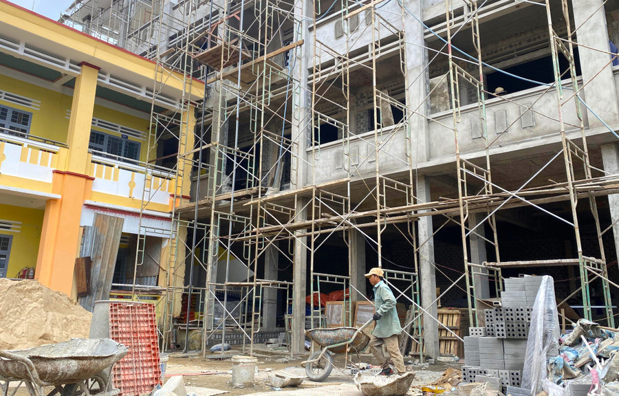 Sở Xây dựng được giao chủ trì soạn thảo Quyết định của UBND tỉnh ban hành Quy trình thẩm định, phê duyệt, điều chỉnh Báo cáo kinh tế-kỹ thuật đầu tư xây dựng các dự án sử dụng vốn đầu tư công, vốn nhà nước ngoài đầu tư công do UBND cấp tỉnh, cấp huyện, cấp xã quyết định đầu tư trên địa bàn tỉnh. Ảnh: Mộc Trà