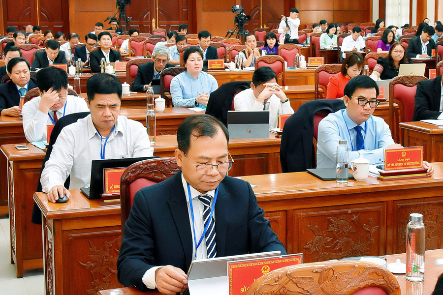 Các đại biểu tham dự kỳ họp. Ảnh: Đ.T