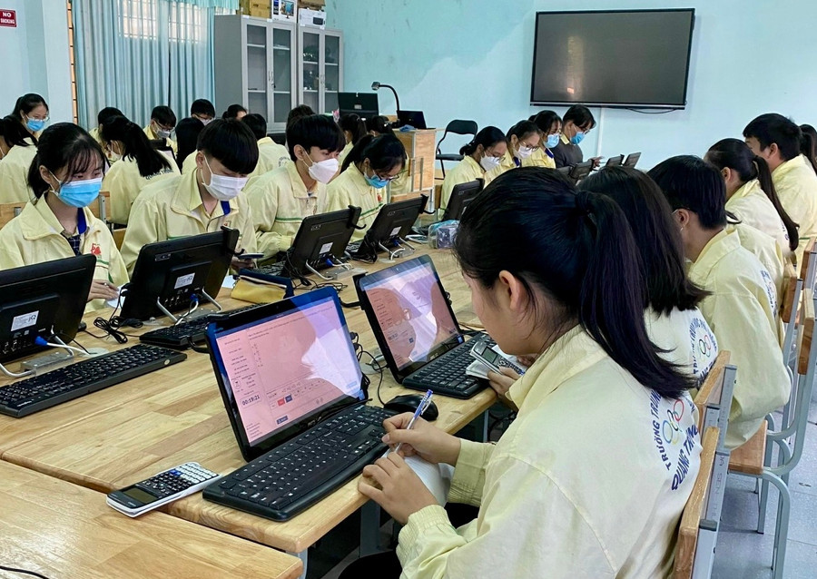 Nếu chưa đăng ký tài khoản IOE, học sinh cần đăng ký mới để tham gia dự thi. Ảnh: Mộc Trà