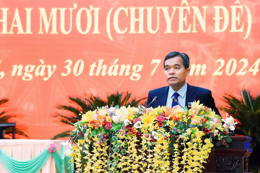 Ông Hồ Văn Niên-Ủy viên Ban Chấp hành Trung ương Đảng, Bí thư Tỉnh ủy, Chủ tịch HĐND tỉnh Gia Lai phát biểu chỉ đạo tại kỳ họp thứ 20 (chuyên đề). Ảnh: Đ.T