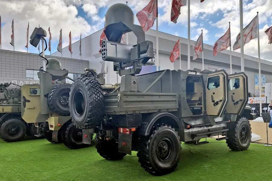 Hệ thống phòng thủ chống UAV Rapira-3 tại triển lãm ARMY 2024. Ảnh: Sputnik/Nguồn: baotintuc.vn Hệ thống phòng thủ chống UAV Rapira-3 tại triển lãm ARMY 2024. Ảnh: Sputnik/Nguồn: baotintuc.vn