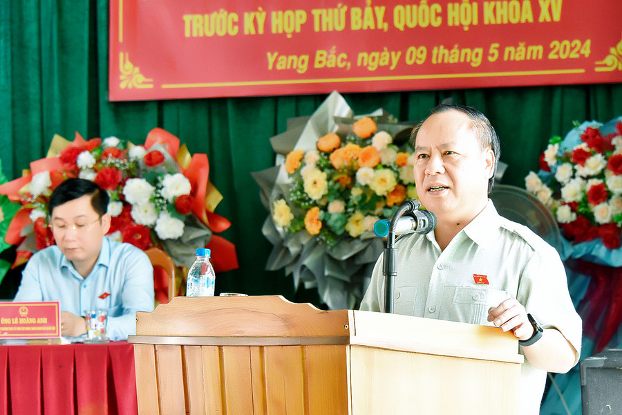 Phó Bí thư Thường trực Tỉnh ủy, Trưởng đoàn đại biểu Quốc hội tỉnh Châu Ngọc Tuấn phát biểu tại buổi tiếp xúc cử tri. Ảnh: Đức Thụy Phó Bí thư Thường trực Tỉnh ủy, Trưởng đoàn đại biểu Quốc hội tỉnh Châu Ngọc Tuấn phát biểu tại buổi tiếp xúc cử tri. Ảnh: Đức Thụy