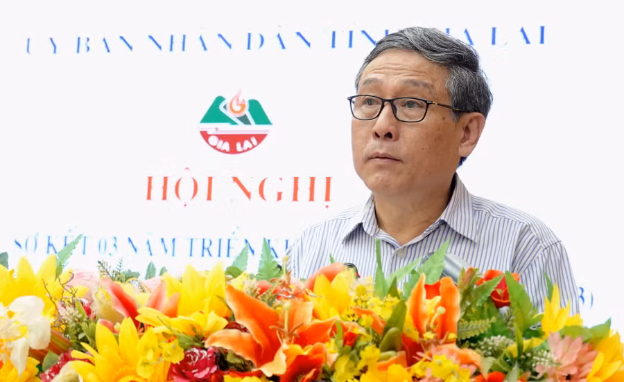 Giám đốc Sở GD-ĐT Lê Duy Định phát biểu khai mạc hội nghị. Ảnh: Mộc Trà