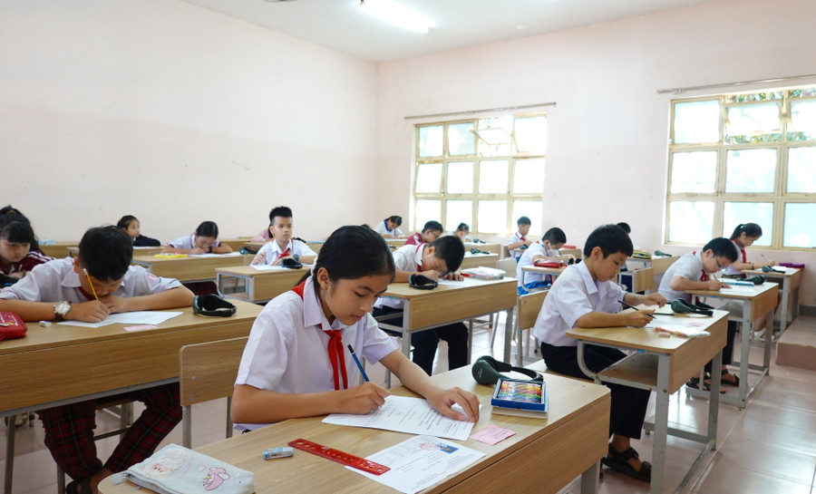 Thí sinh bậc Tiểu học tham gia tranh tài tại vòng bán kết. Ảnh: Mộc Trà Thí sinh bậc Tiểu học tham gia tranh tài tại vòng bán kết. Ảnh: Mộc Trà