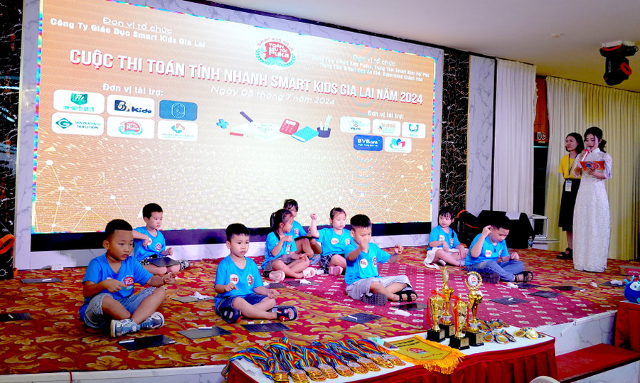 Toán tư duy giúp trẻ rèn luyện khả năng tập trung và ghi nhớ. Ảnh: Mộc Trà