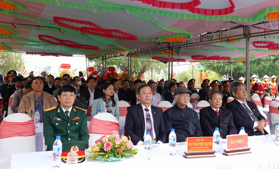 Các đại biểu tham dự lễ kỷ niệm. Ảnh: Mộc Trà