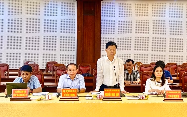 Đồng chí Nguyễn Hữu Quế-Phó Chủ tịch UBND tỉnh phát biểu tại buổi làm việc. Ảnh: Hà Duy