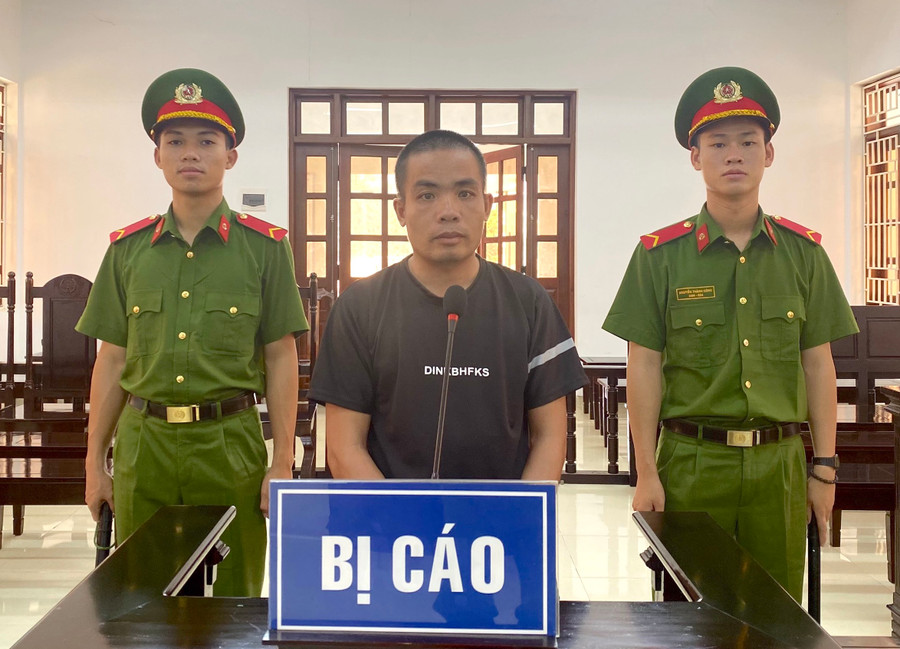 Bị cáo Nguyễn Văn Vương tại phiên tòa. Ảnh: T.T