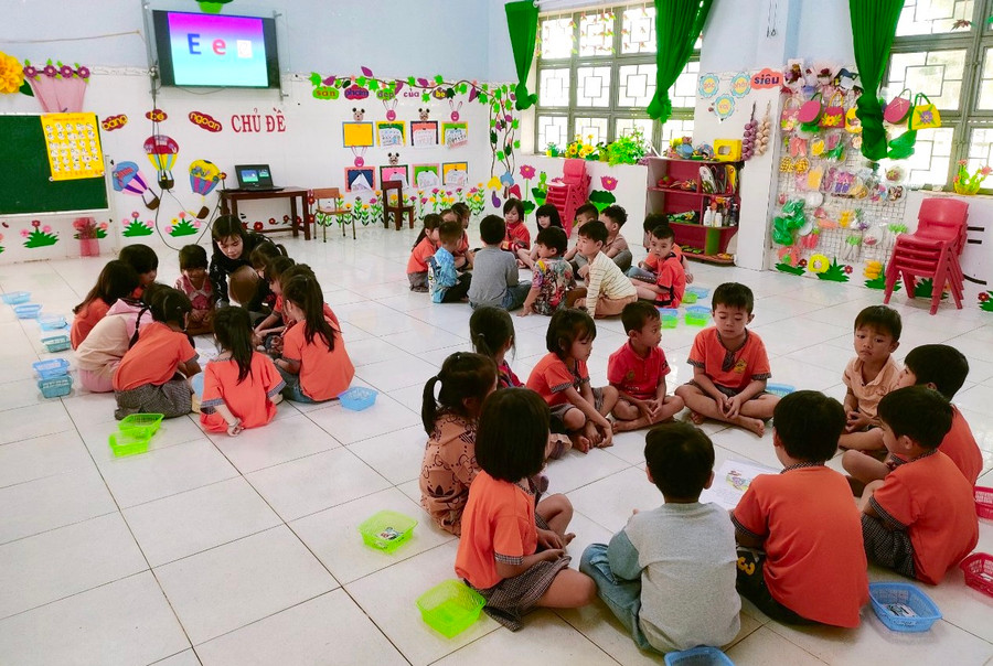 Nhiều người kỳ vọng vào những tác động tích cực mà Luật Nhà giáo sẽ mang lại. Ảnh: Mộc Trà