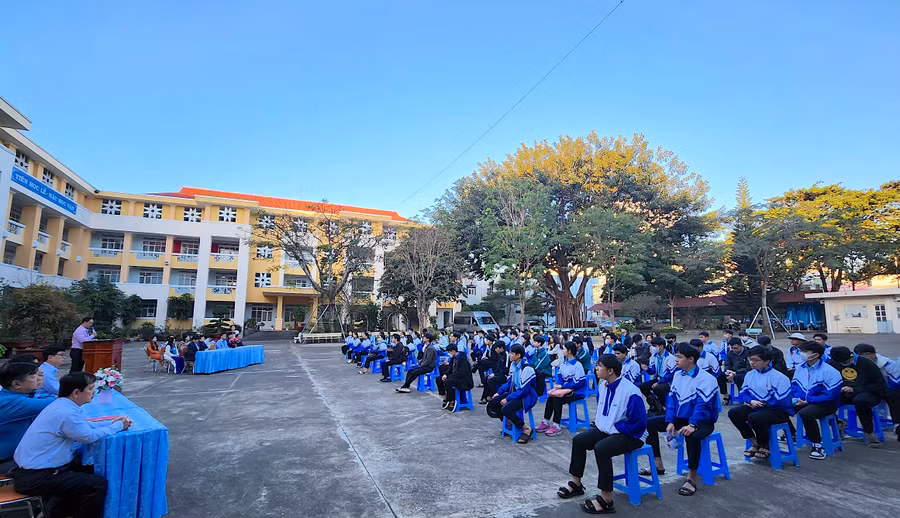 Quang cảnh khai mạc kỳ thi. Ảnh: Mộc Trà