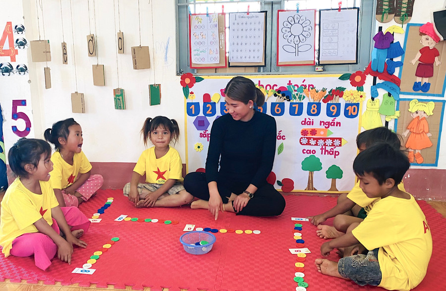 Gia Lai phấn đấu đến năm 2025 có ít nhất 8% trẻ em trong độ tuổi nhà trẻ và 90% trẻ mẫu giáo vùng khó khăn được đến cơ sở GDMN. Ảnh: Mộc Trà Gia Lai phấn đấu đến năm 2025 có ít nhất 8% trẻ em trong độ tuổi nhà trẻ và 90% trẻ mẫu giáo vùng khó khăn được đến cơ sở GDMN. Ảnh: Mộc Trà