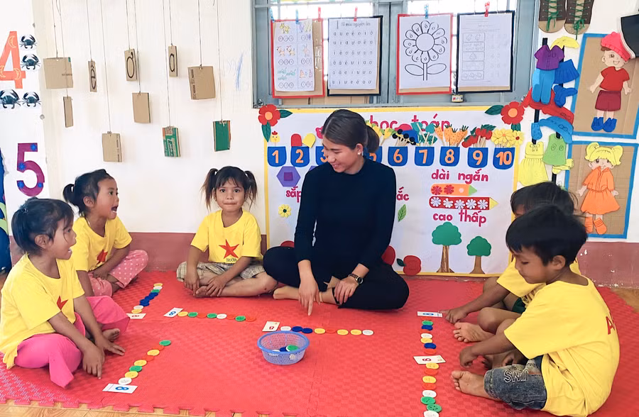 Gia Lai phấn đấu đến năm 2025 có ít nhất 8% trẻ em trong độ tuổi nhà trẻ và 90% trẻ mẫu giáo vùng khó khăn được đến cơ sở GDMN. Ảnh: Mộc Trà