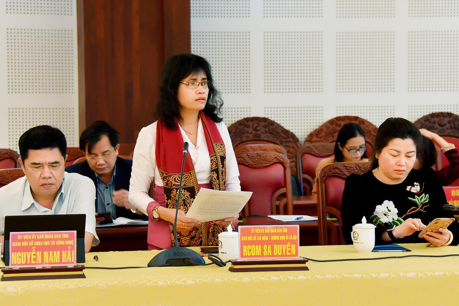 Giám đốc Sở Lao động-Thương binh và Xã hội Rcom Sa Duyên thông tin về công tác hỗ trợ cho các đối tượng trong dịp Tết Nguyên đán Quý Mão. Ảnh: Đức Thụy Giám đốc Sở Lao động-Thương binh và Xã hội Rcom Sa Duyên thông tin về công tác hỗ trợ cho các đối tượng trong dịp Tết Nguyên đán Quý Mão. Ảnh: Đức Thụy