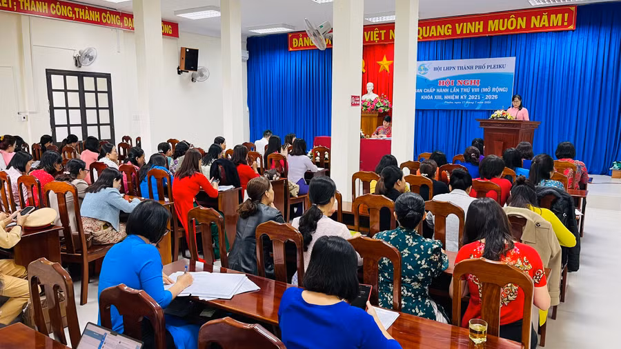 Quang cảnh hội nghị Ban Chấp hành Hội LHPN TP. Pleiku lần thứ VIII (mở rộng). Ảnh: Bá Bính