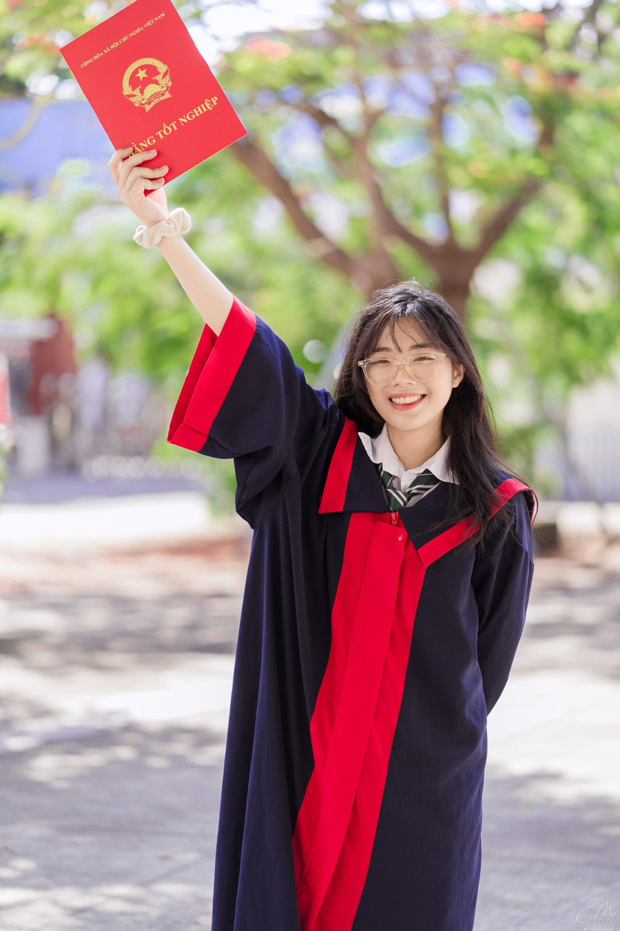 Thí sinh Bùi Lê Anh Thư (Trường THPT chuyên Hùng Vương)-thủ khoa kỳ thi tốt nghiệp THPT năm 2024 và đồng thủ khoa khối C của tỉnh Gia Lai. Ảnh: NVCC