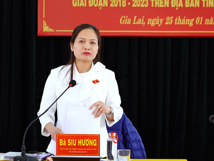 Bà Siu Hương-Phó Trưởng Đoàn đại biểu Quốc hội tỉnh chủ trì buổi giám sát. Ảnh: Mộc Trà Bà Siu Hương-Phó Trưởng Đoàn đại biểu Quốc hội tỉnh chủ trì buổi giám sát. Ảnh: Mộc Trà