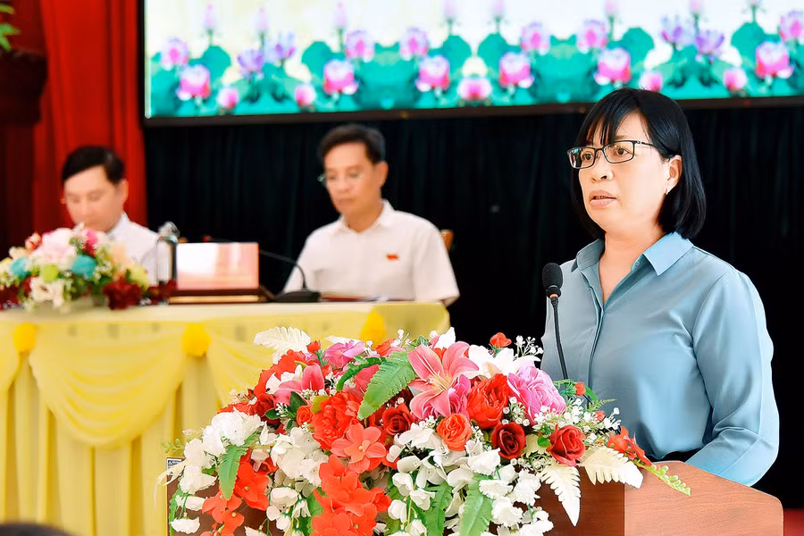 Phó Chủ tịch UBND tỉnh Gia Lai Nguyễn Thị Thanh Lịch làm rõ thêm một số nội dung thuộc thẩm quyền. Ảnh: Đ.T