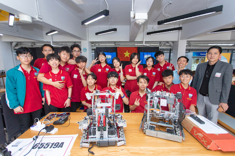 CLB STEM-Robotics đã giúp nhiều học sinh tự tin thể hiện đam mê và từng bước tỏa sáng tại các sân chơi chuyên nghiệp. Ảnh: ĐVCC