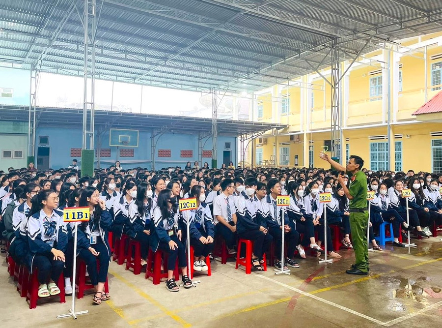 Cần đa dạng hóa các hình thức PBGDPL trong các cơ sở giáo dục. Ảnh: Mộc Trà Cần đa dạng hóa các hình thức PBGDPL trong các cơ sở giáo dục. Ảnh: Mộc Trà
