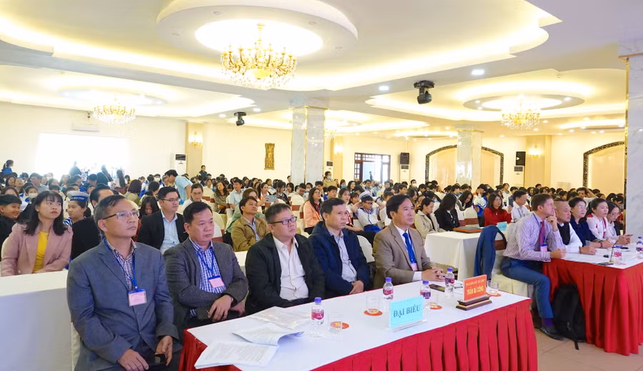 Quang cảnh khai mạc vòng chung kết cuộc thi. Ảnh: Mộc Trà