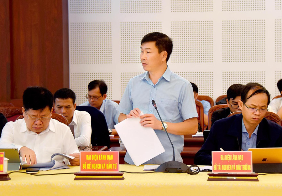 Phó Giám đốc Sở Kế hoạch và Đầu tư Đinh Hữu Hòa đề xuất giải pháp đẩy nhanh tiến độ giải ngân vốn xây dựng cơ bản trong năm 2023. Ảnh: Đức Thụy Phó Giám đốc Sở Kế hoạch và Đầu tư Đinh Hữu Hòa đề xuất giải pháp đẩy nhanh tiến độ giải ngân vốn xây dựng cơ bản trong năm 2023. Ảnh: Đức Thụy