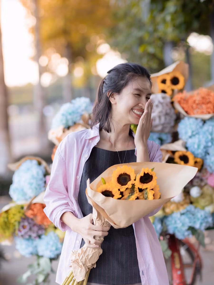 E ấp cùng hoa. Ảnh: Phạm Nguyễn Toàn Thứ E ấp cùng hoa. Ảnh: Phạm Nguyễn Toàn Thứ